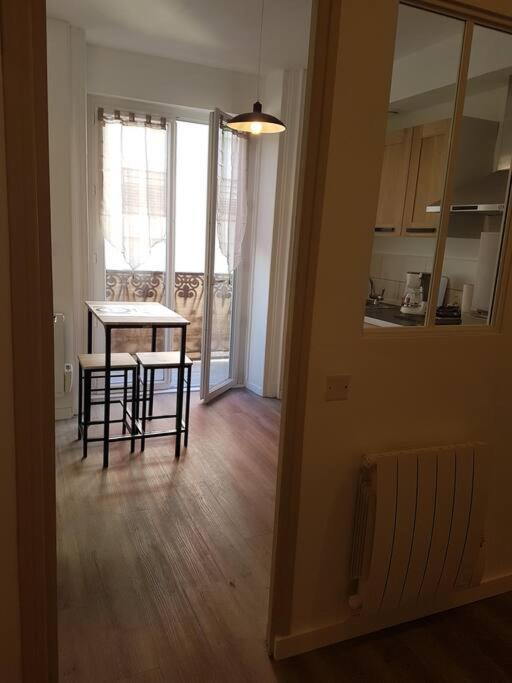 Agreable Appartement Lumineux Au Centre-Ville Oyonnax Exterior foto