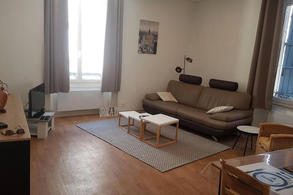 Agreable Appartement Lumineux Au Centre-Ville Oyonnax Exterior foto