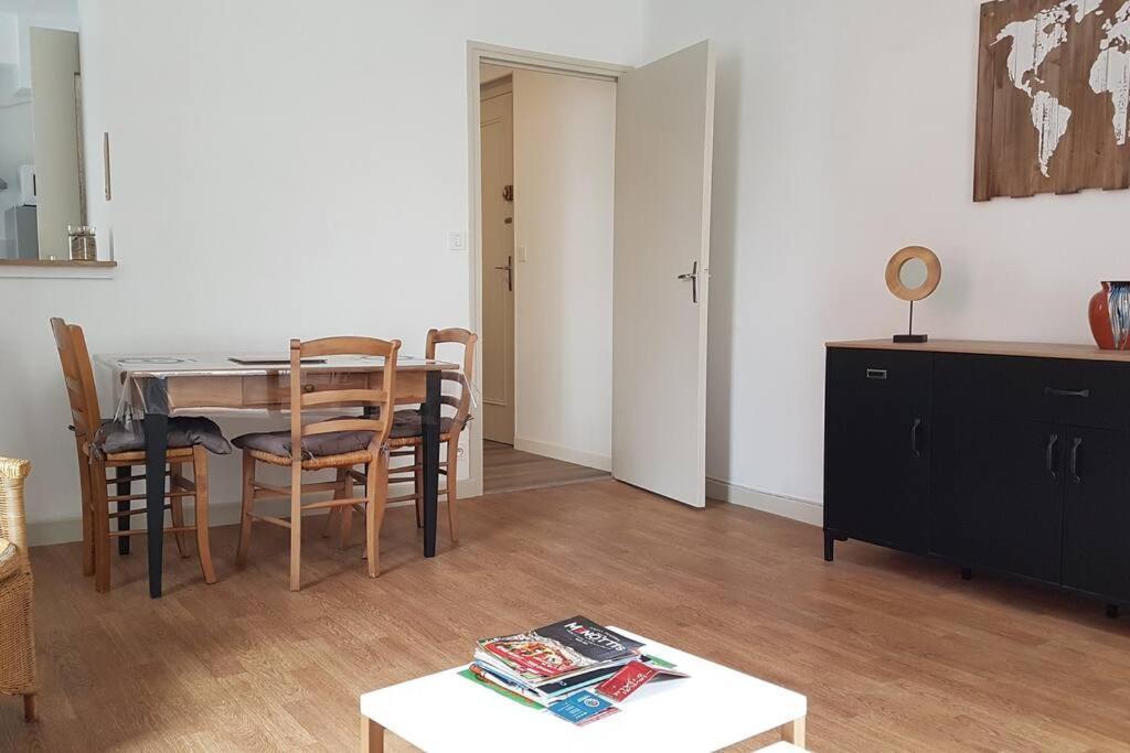 Agreable Appartement Lumineux Au Centre-Ville Oyonnax Exterior foto